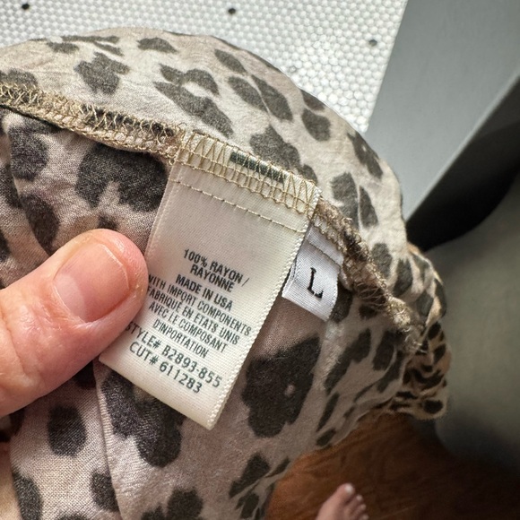 Bella Dahl button up shirt size large - Picture 4 of 4